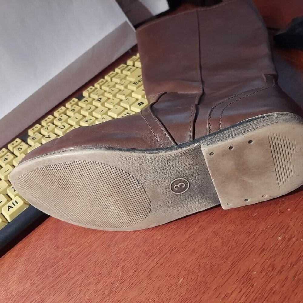 Target Kid Wide Width Boot Brown Size 3 Preloved - image 3